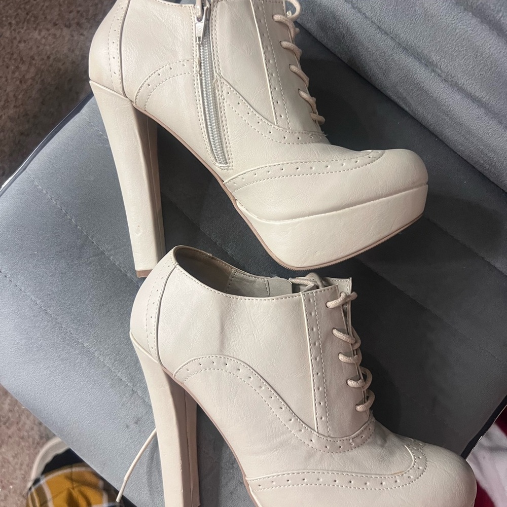 Chic Cream Lace-Up Ankle Boots